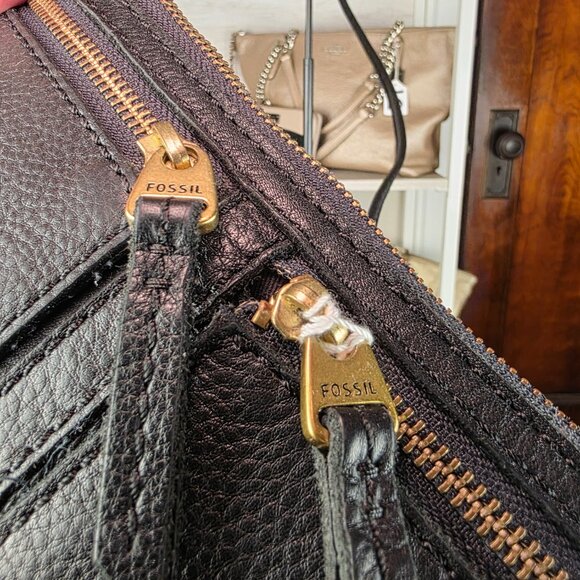 Fossil Elise Black Pebbled Leather Small Crossbody - Picture 6 of 17